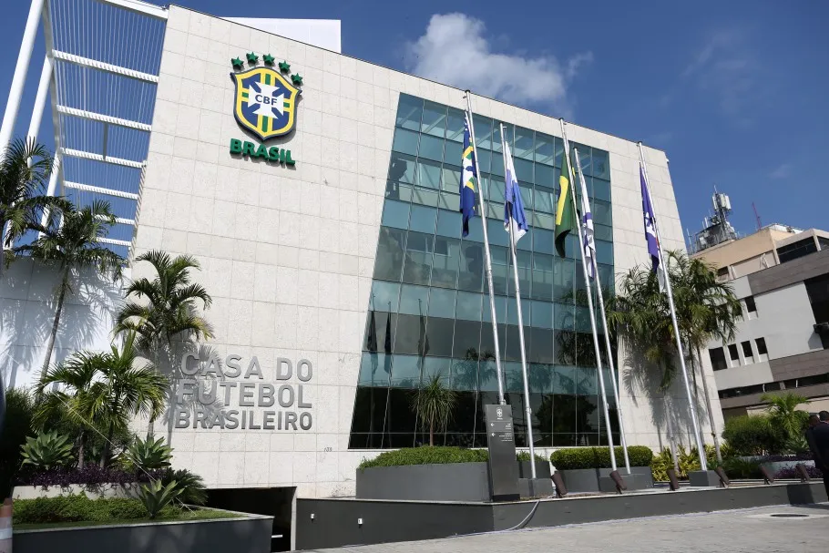 CBF fixa limite de dez segundos para substituições