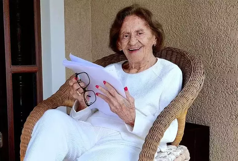 Velório de Laura Cardoso acontece em São Paulo