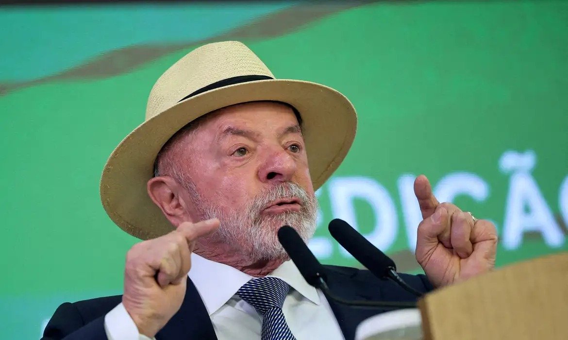 Lula critica medida dos EUA e reforça soberania brasileira