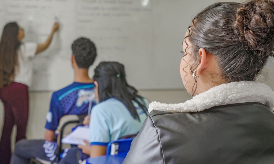 Educação básica alcança melhor resultado da história no Ideb