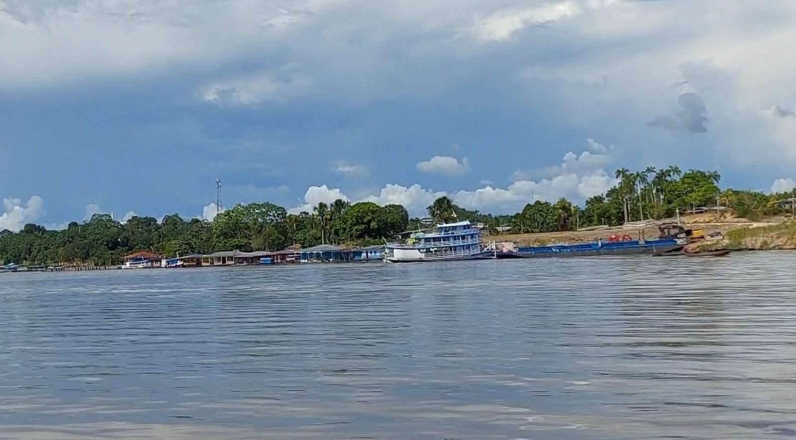 Estiagem desafia logística fluvial no Alto Solimões