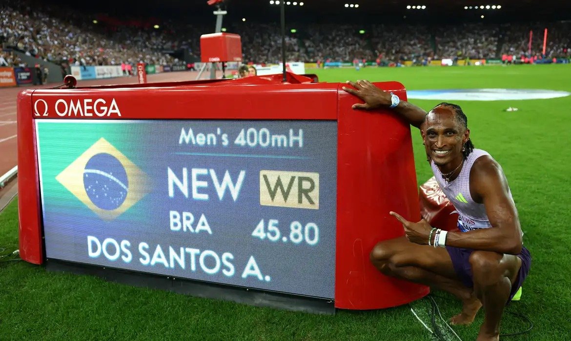 Piu domina os 400m com barreiras