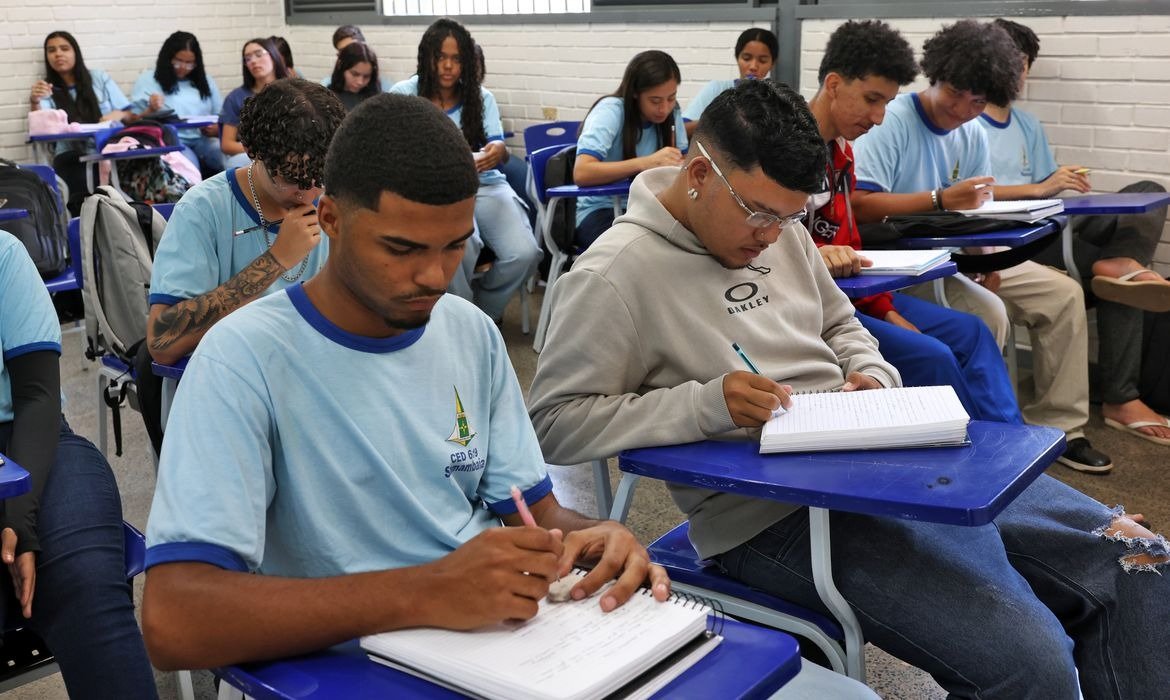 Pé-de-Meia: nascidos em novembro recebem em 31 de agosto