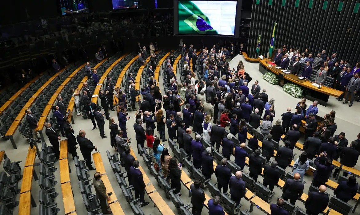 MP prevê imposto zero para compras de até US$ 50