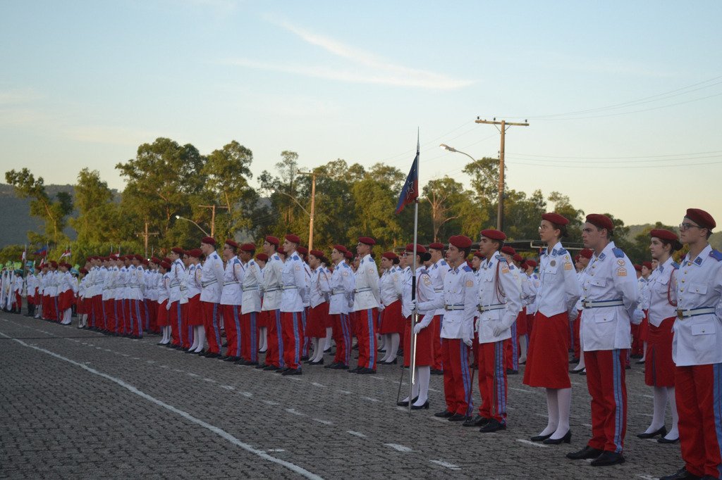 Colégios Militares têm vagas para fundamental e médio