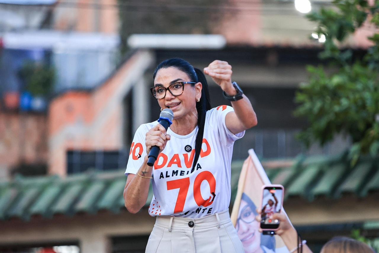 Dra. Shádia leva campanha às casas no São Francisco