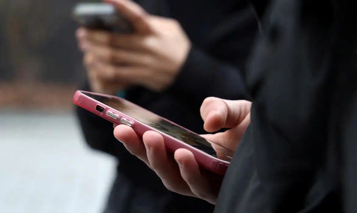 Projeto online busca tornar o processo eleitoral mais compreensível aos jovens