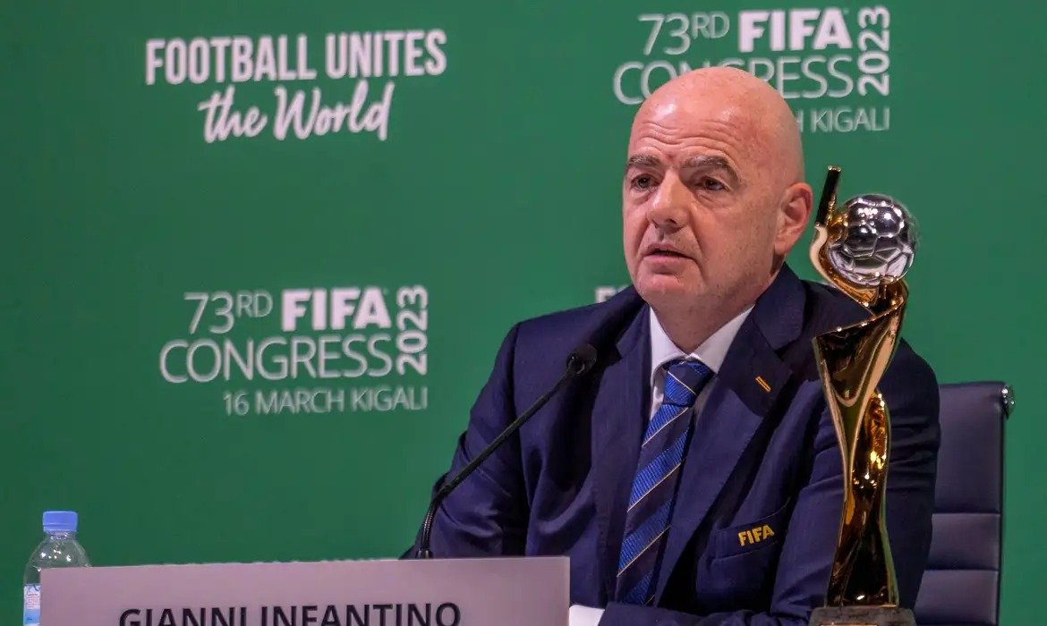 França pressiona por renovação na FIFA e deixa de apoiar Gianni Infantino