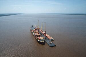 Píer cria alternativa para cargas com destino a Manaus