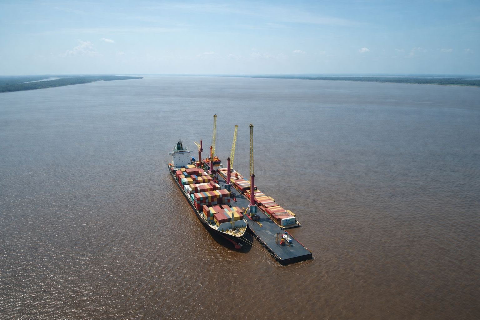 Píer cria alternativa para cargas com destino a Manaus