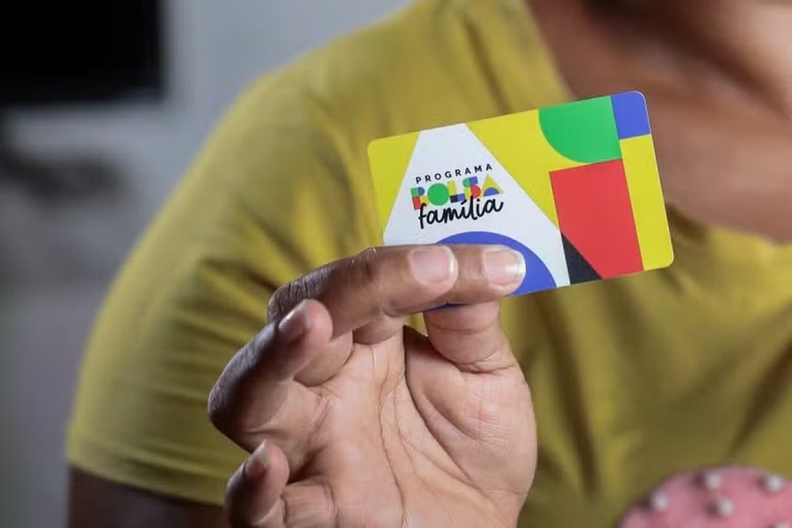 Novo piso do Bolsa Família será de R$ 691 por família