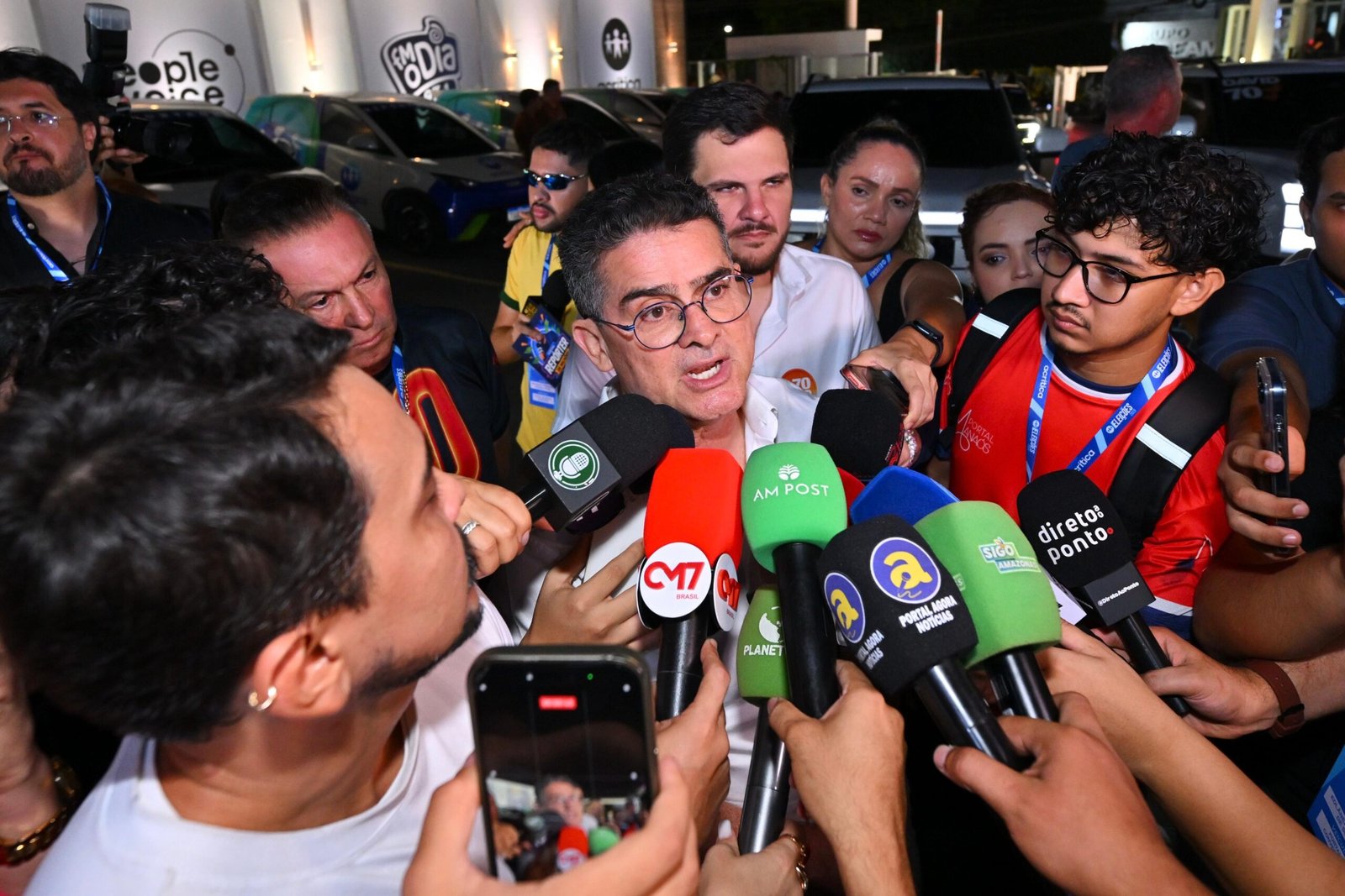 David Almeida chega à TV A Crítica para debate decisivo antes do primeiro turno