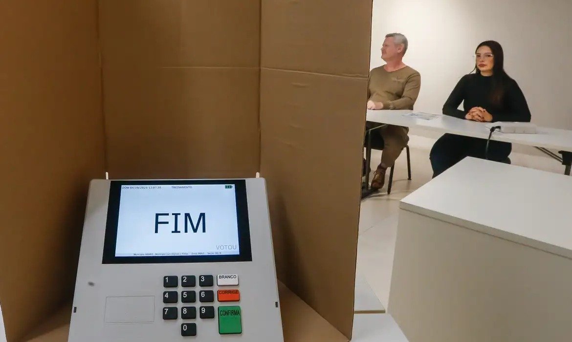 Voto secreto motiva restrições a eletrônicos nas eleições