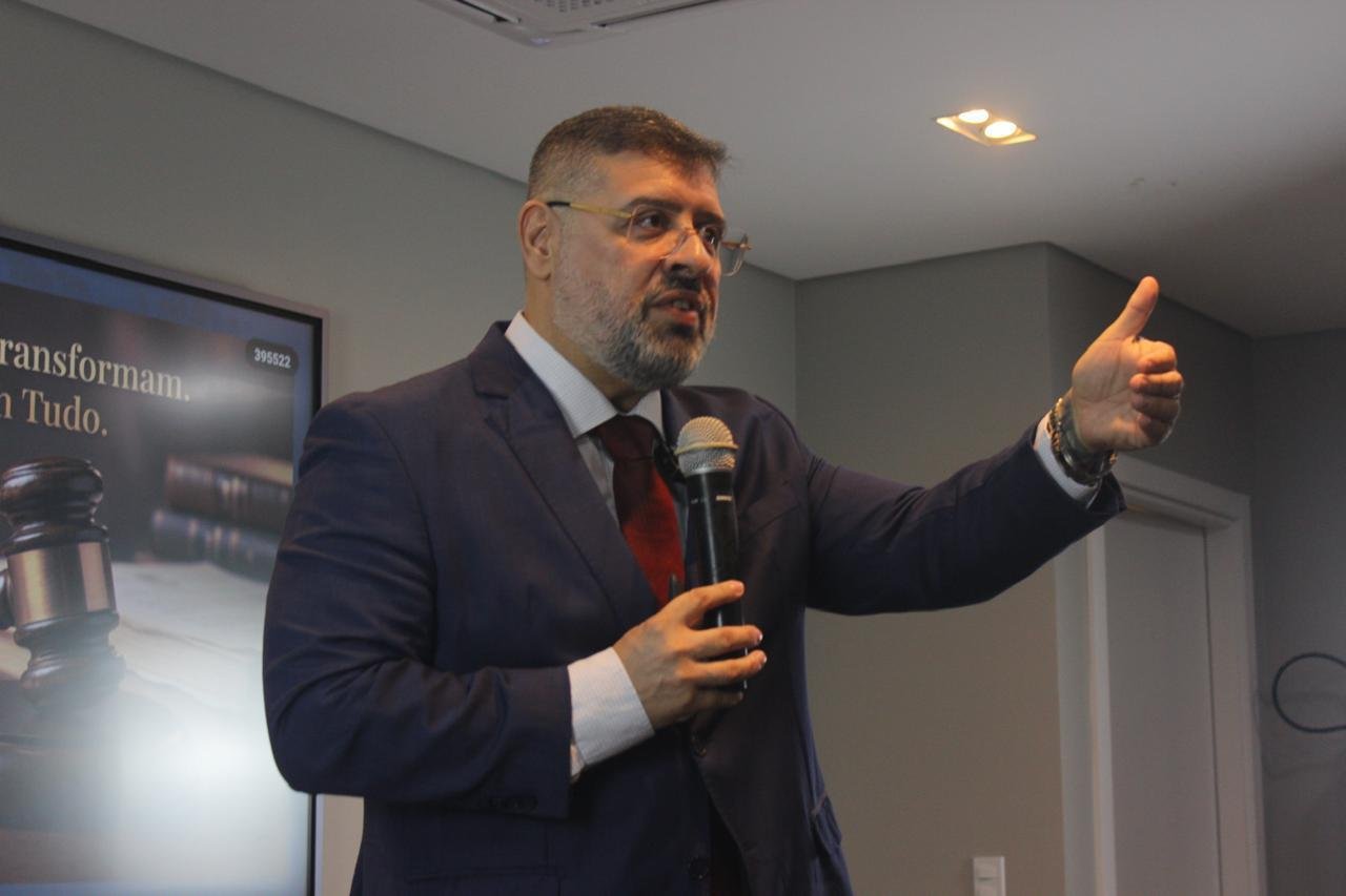 AADCAM cita Estatuto da Advocacia em discussão no TJAM
